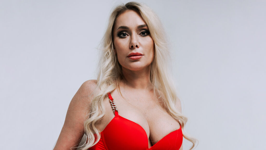 IsadoraDunkan Live Cam and Statistics on UnifiedCams