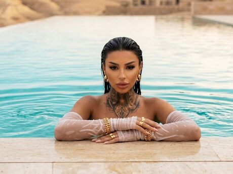 Chat with CherrieMadisson
