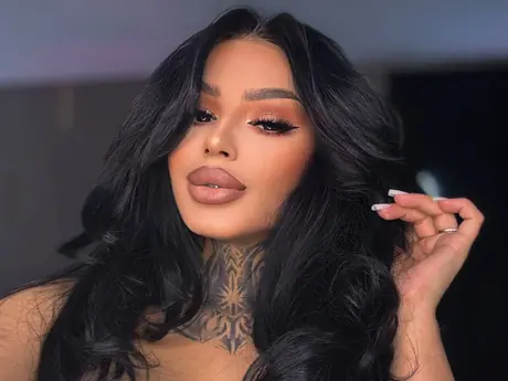 Chat with CherrieMadisson