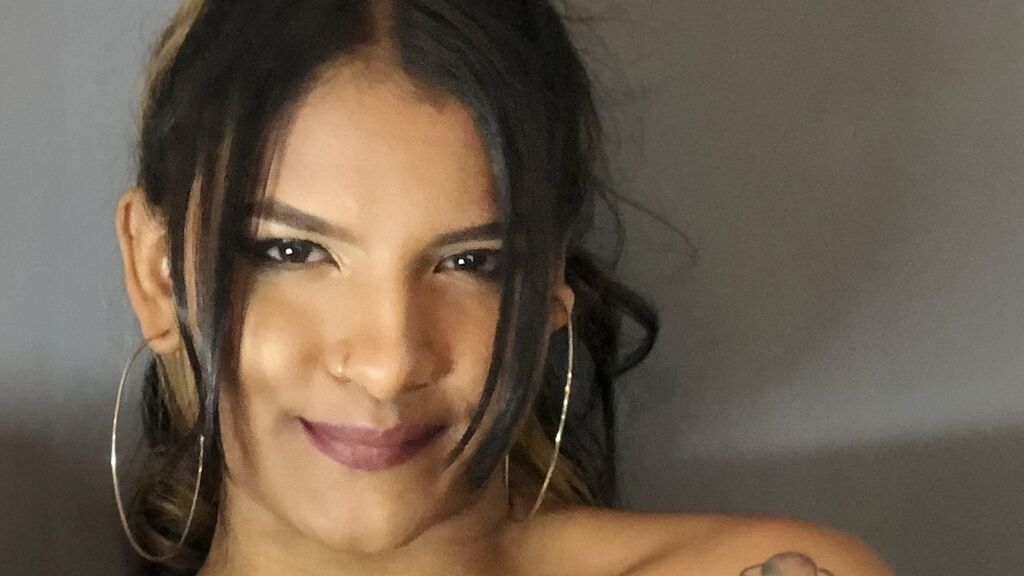 DaphneGlow's profile from Jasmin at GirlsOfJasmin'