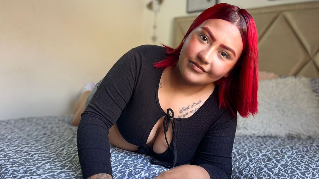 YaraLorens live cam model at LiveJasmin