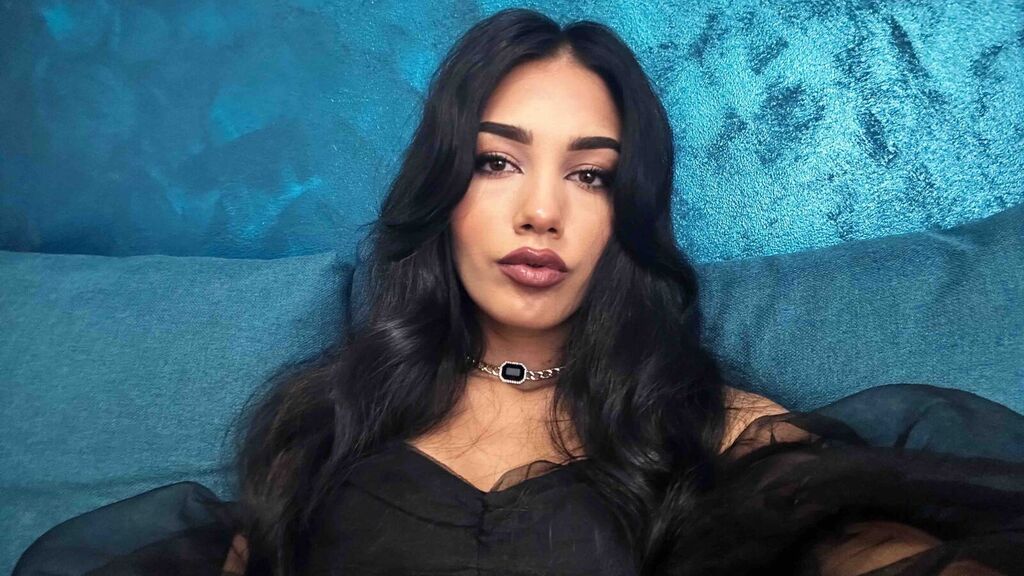 AlmaBridge live cam model at LiveJasmin