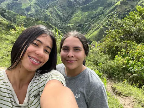 Chat with DaniaShada