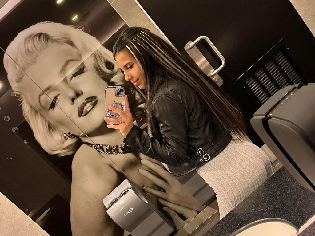 KendraSins Nude