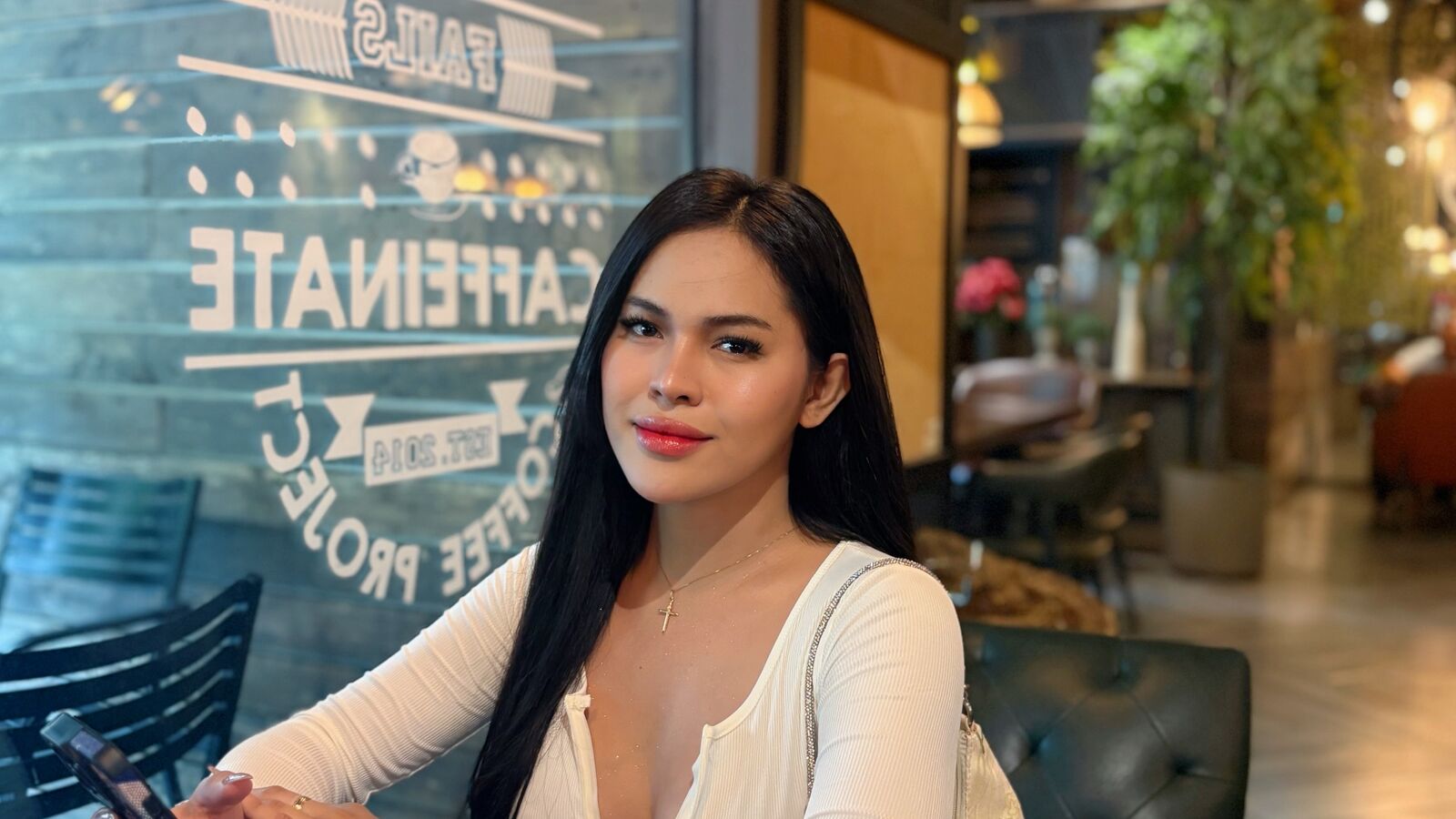 CarmellaCarolina erotic portrait