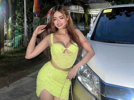 Chat with XynthiaWilson