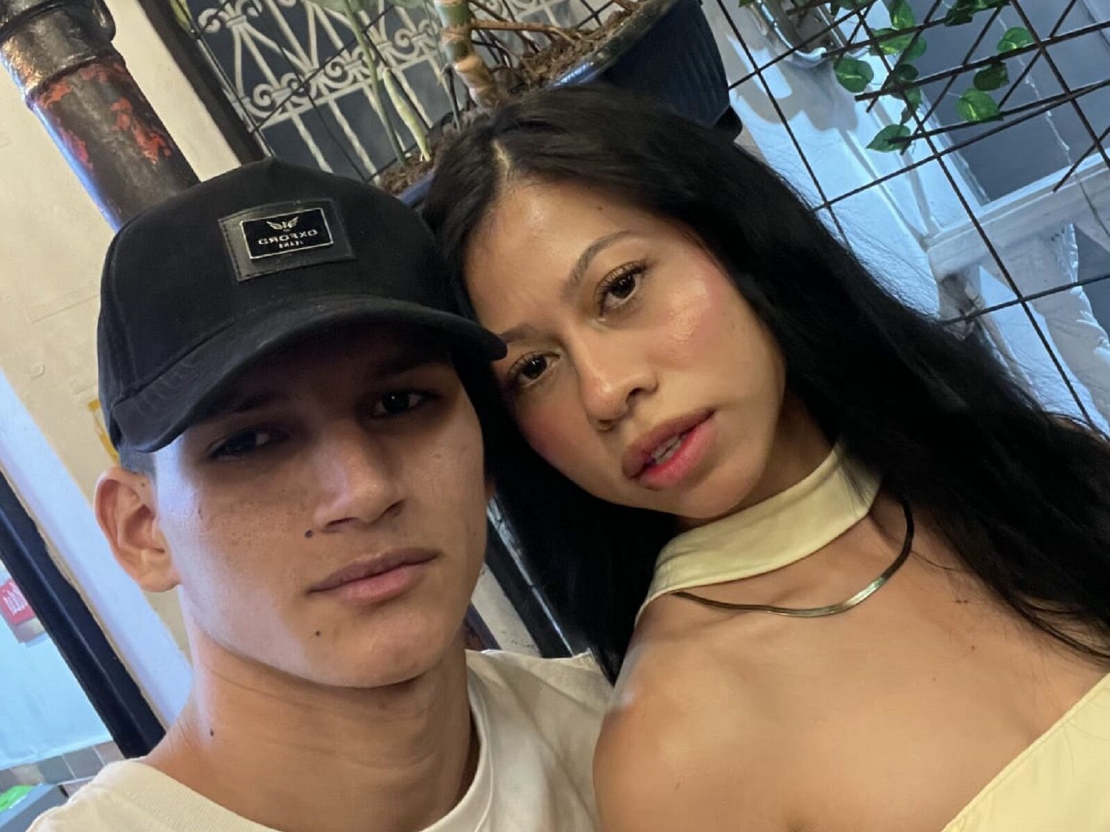 Live cam for SophiAndJack
