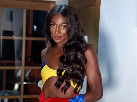 Chat with NicoleBrownt