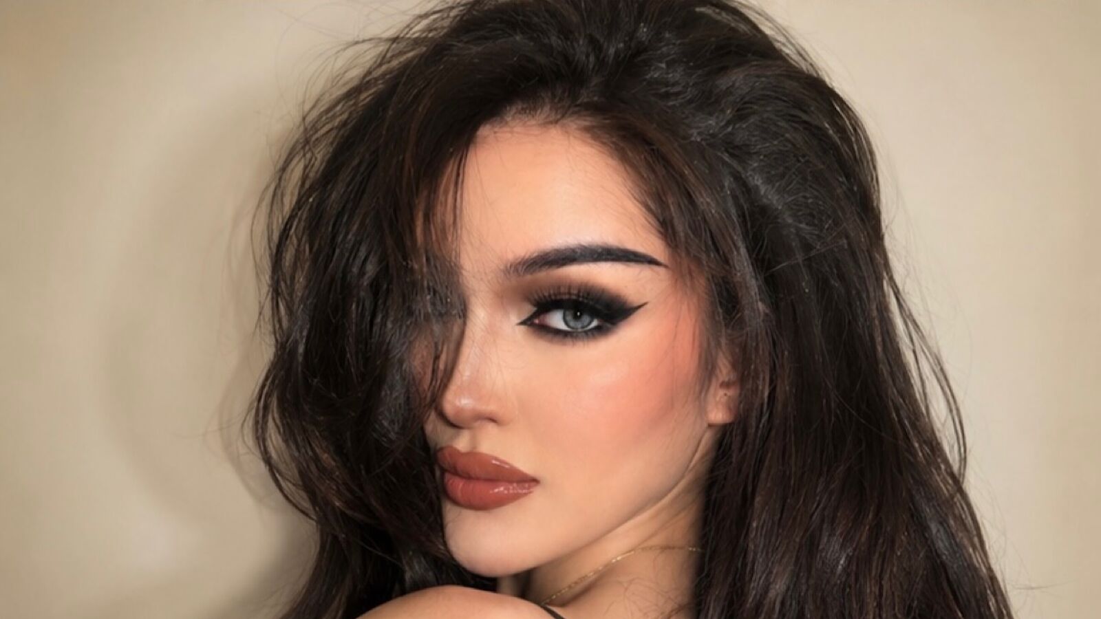 DevoritaGarcia glamour portrait