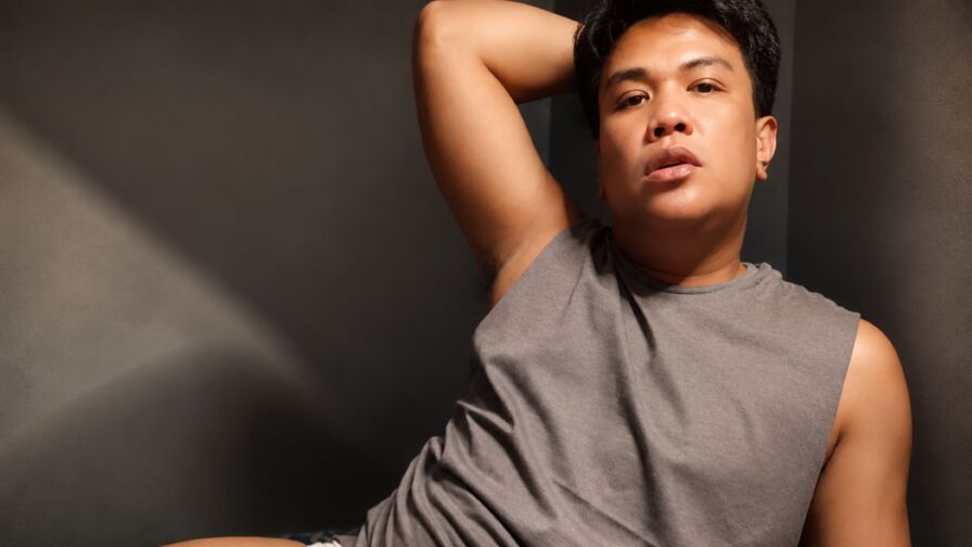 Watch JustinBolt’s Cam Show Live