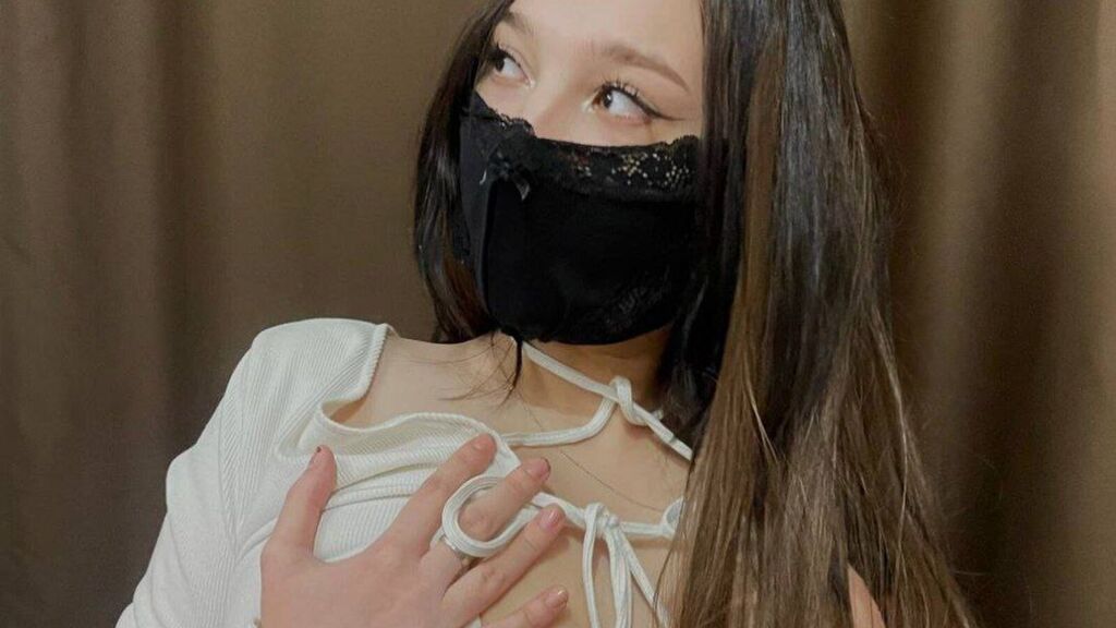 MinekoKisuneko online on GirlsOfJasmin