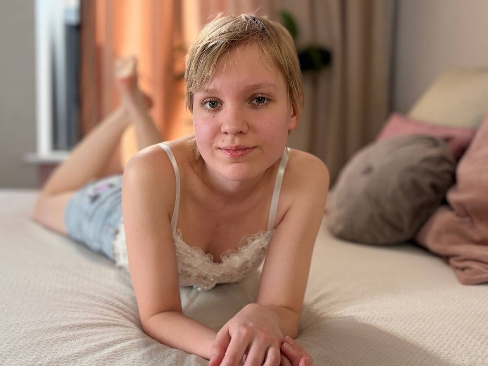 Live cam for AnnieUncanny