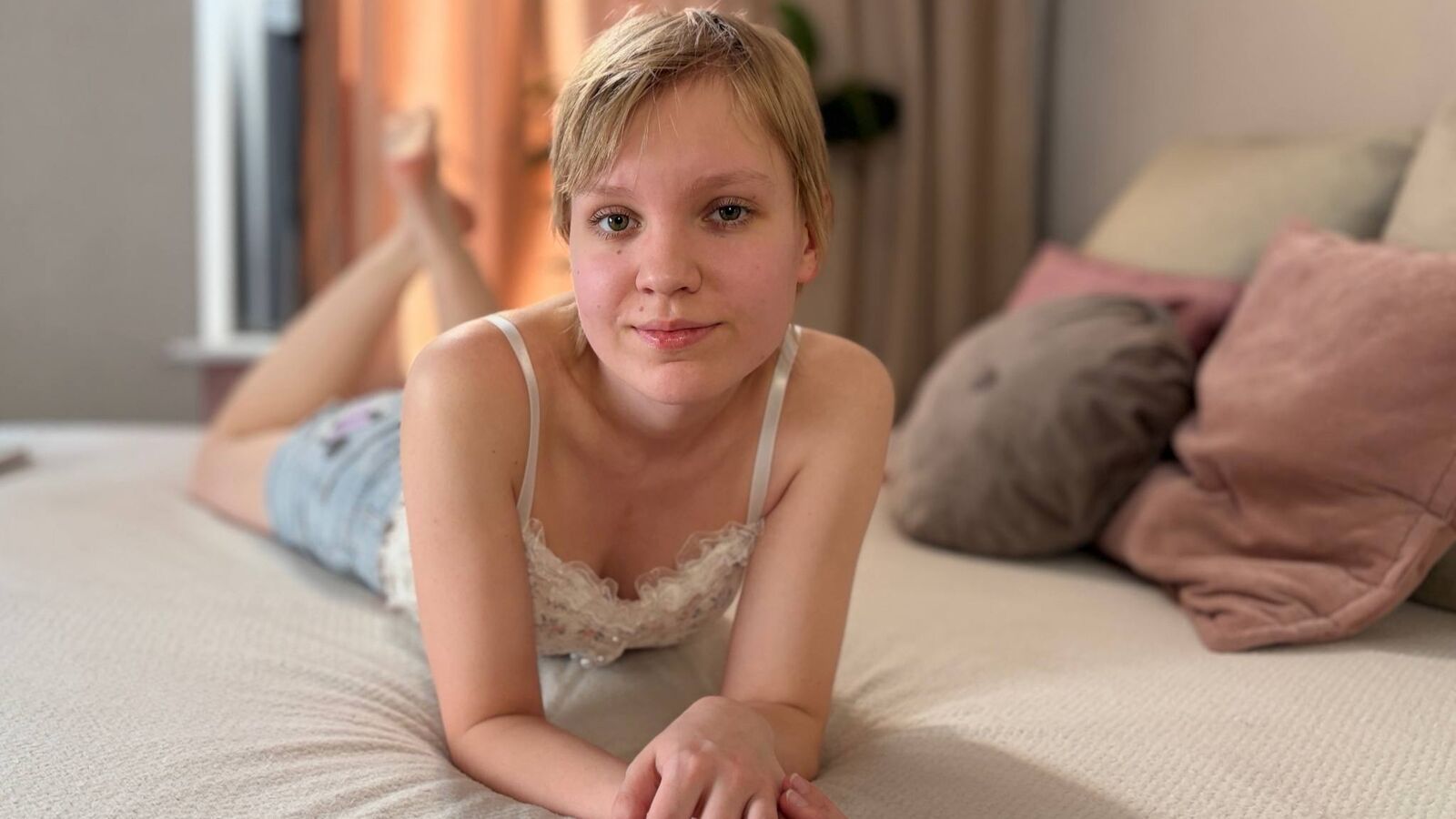 AnnieUncanny glamour portrait