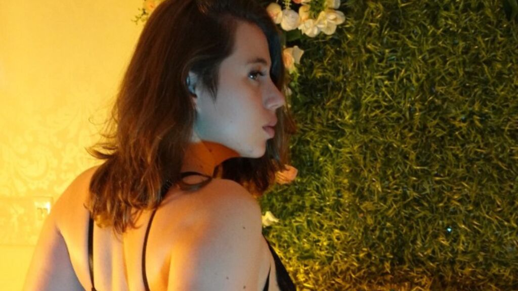 BellValeria live cam model at LiveJasmin