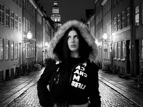 Chat with HazelHayese