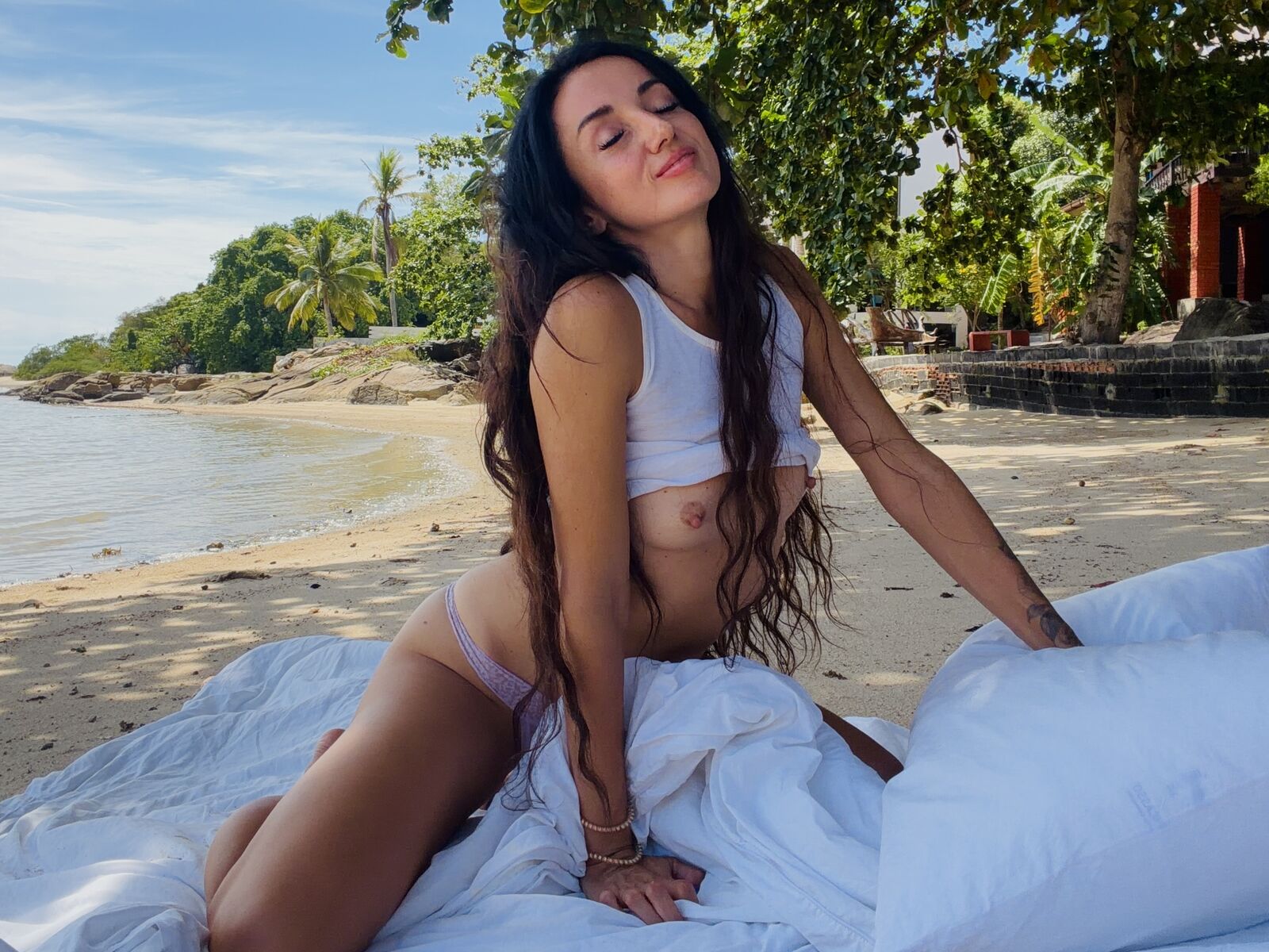 Live cam for AngelaBerry