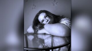 Free Nude FlorenceAnderson