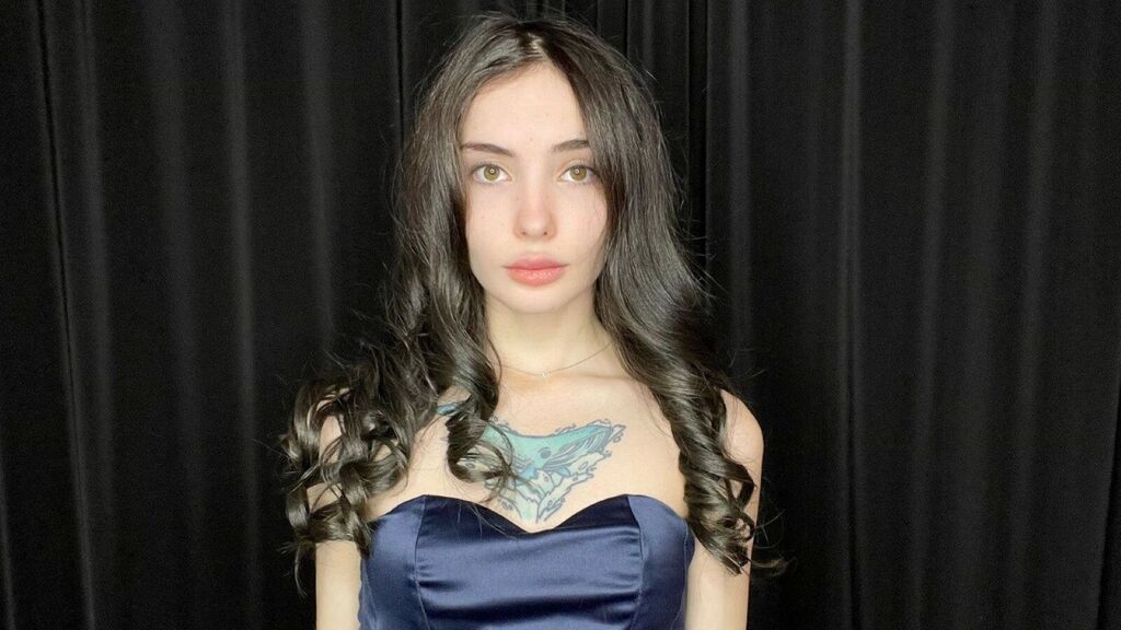 Watch  KaylaArt live on LiveJasmin