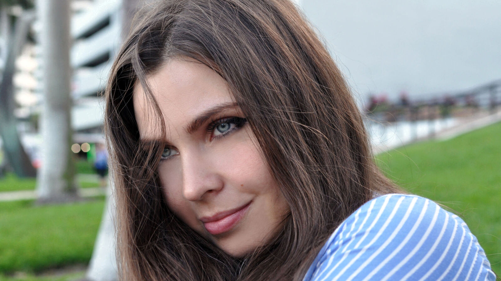 AnnaMuti erotic portrait