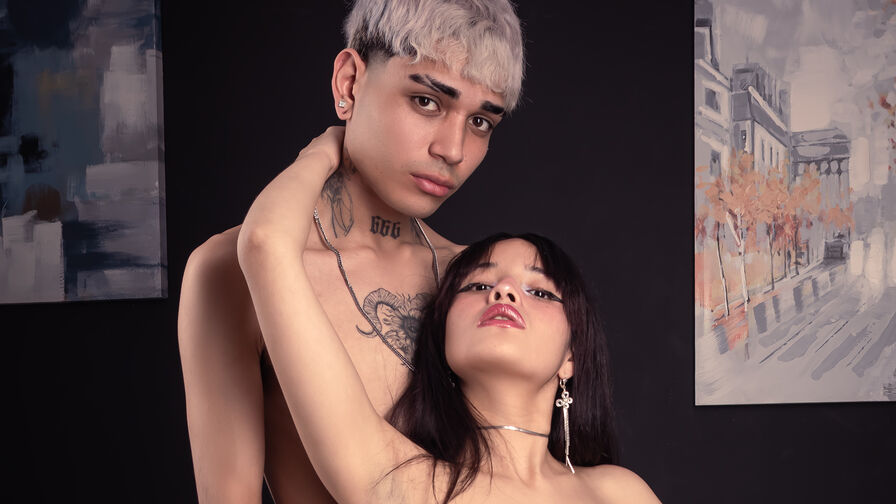 Watch AriaAndKahel live on Live Cams