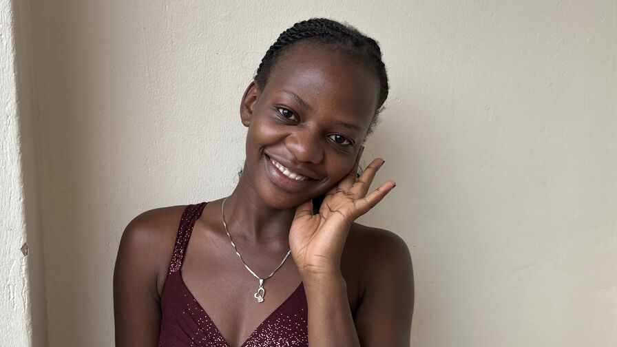 Watch RemiNax live on E-Chat