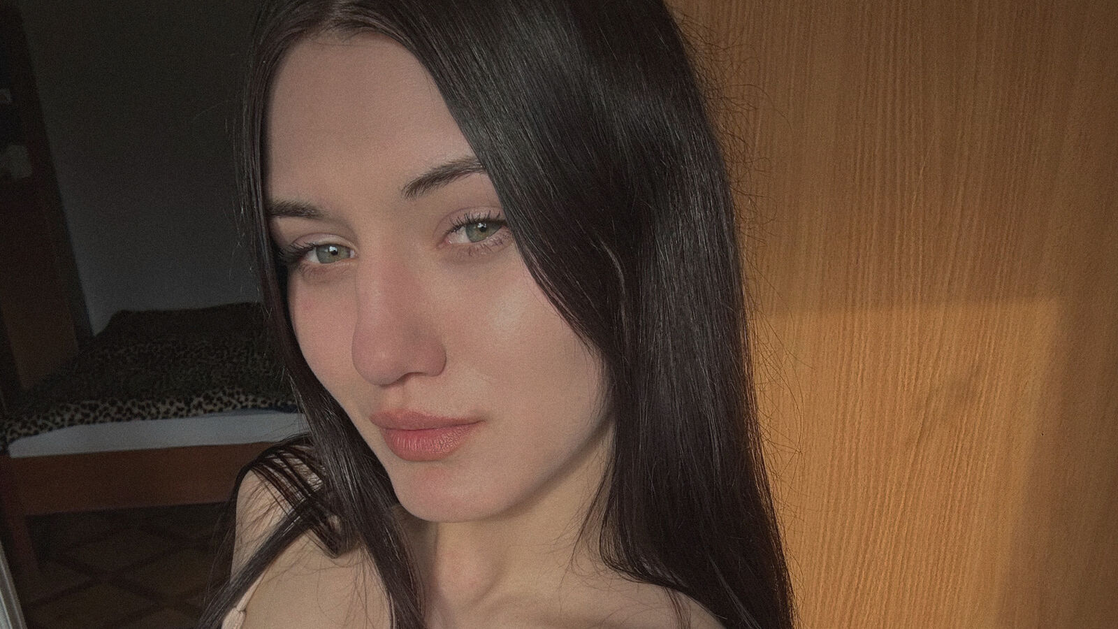 CrazyJuli erotic portrait