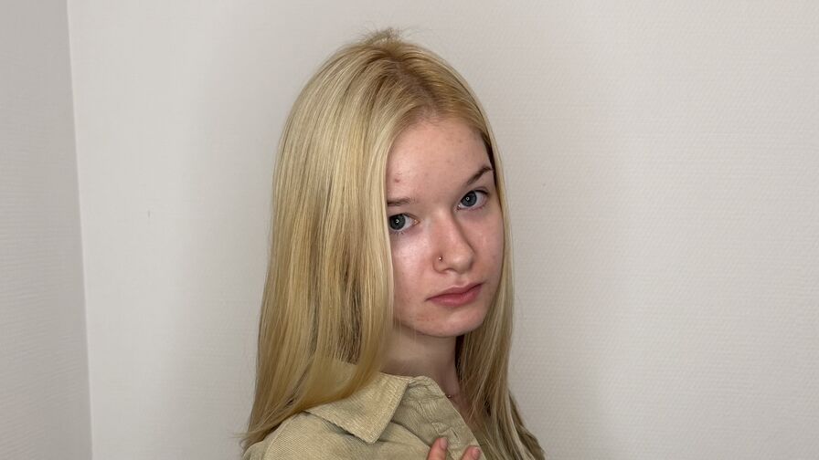 Watch AlenaLeverentz live on E-Chat