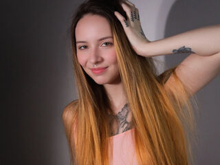 adult camming EmmaKelsey