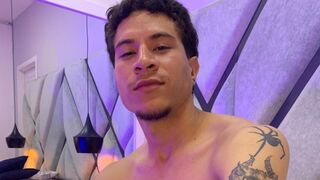 TravisNavas Live Webcam on LiveJasmin