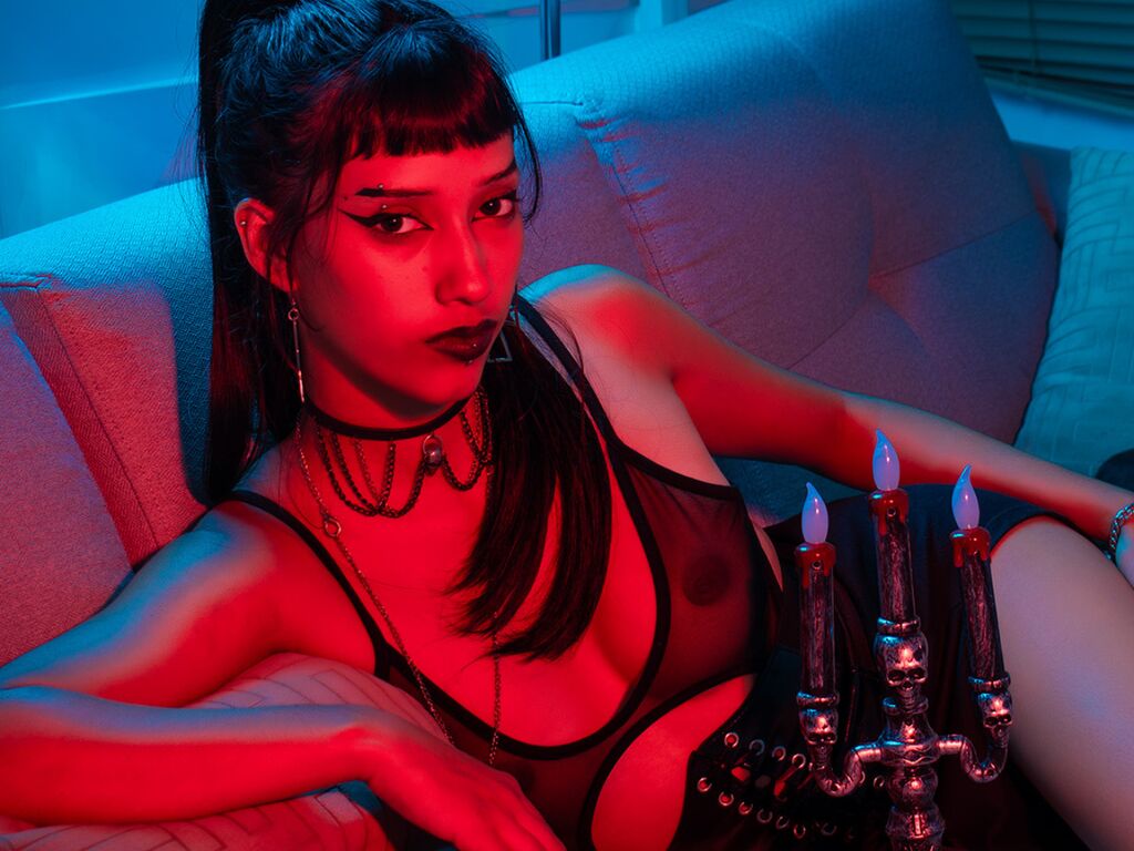 Smoking hot LilithBrooks will arouse your wishes in a gorgeous live display LilithBrooks from LiveJasmin