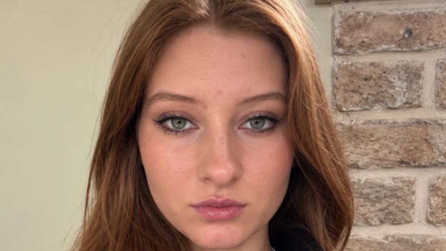 LaraVey's Live Nude Chat