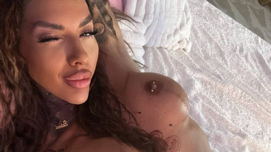Watch ScarletSavage live on Live Cams