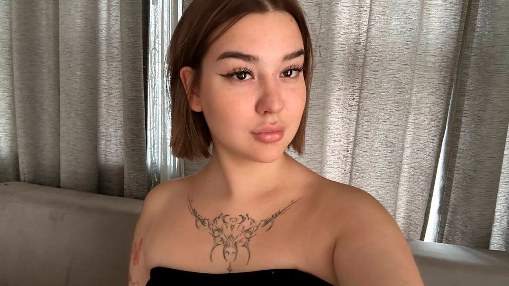 FrankieGarner's profile from Jasmin at GirlsOfJasmin'