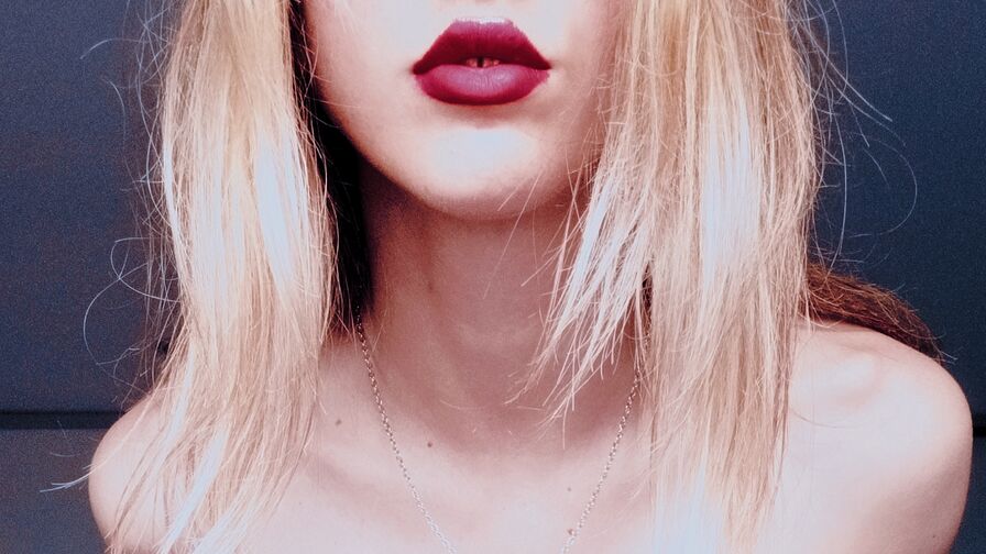NicolletStone's Live Nude Chat