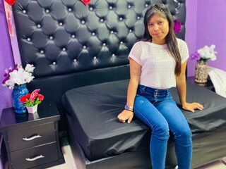 IsisAdams Latina live cam models