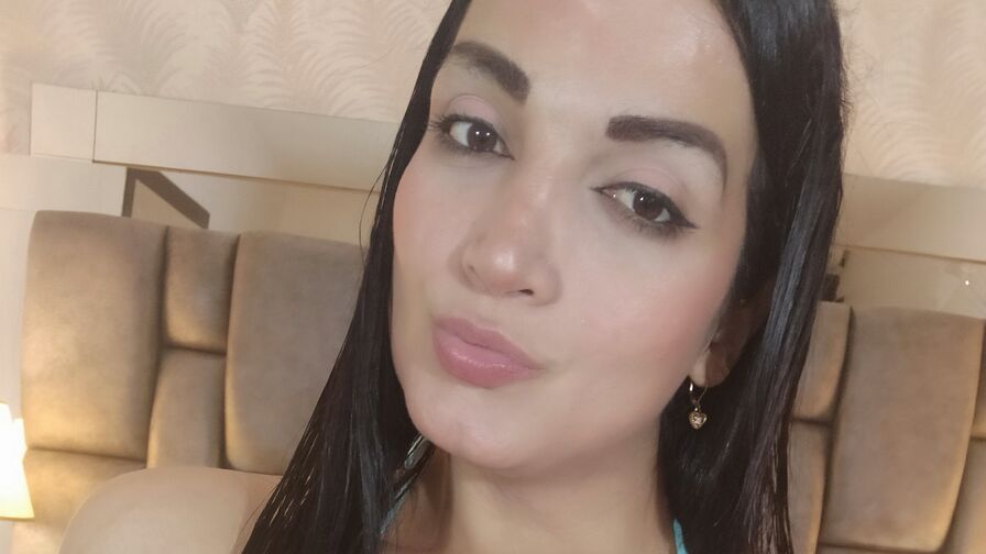 Join AndreinaZan’s Live Webcam Show
