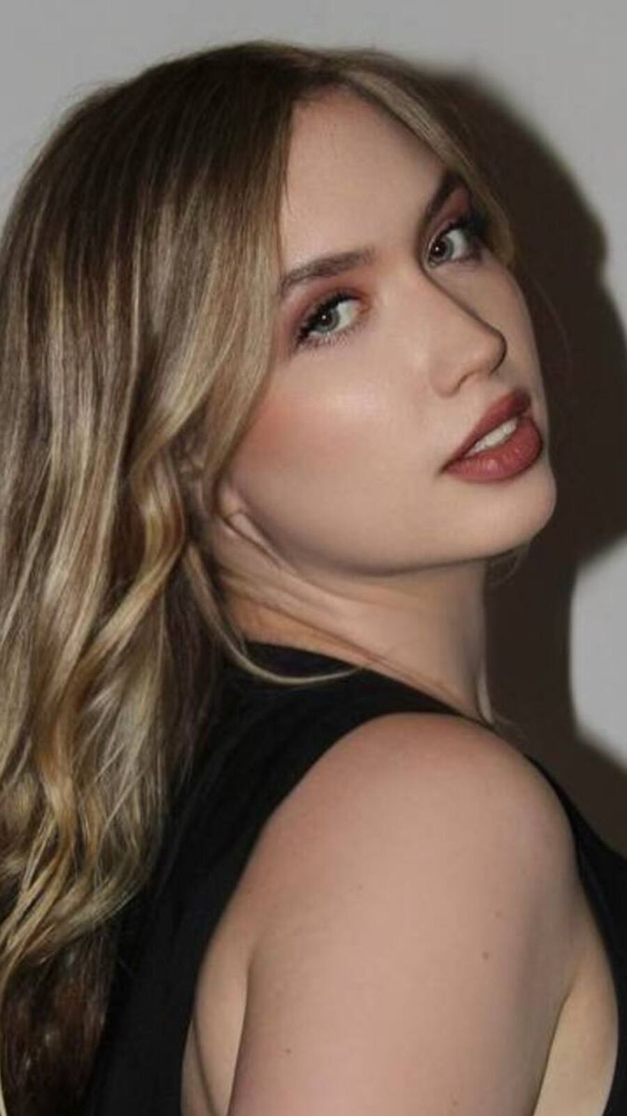 NicoleRicii glamour portrait