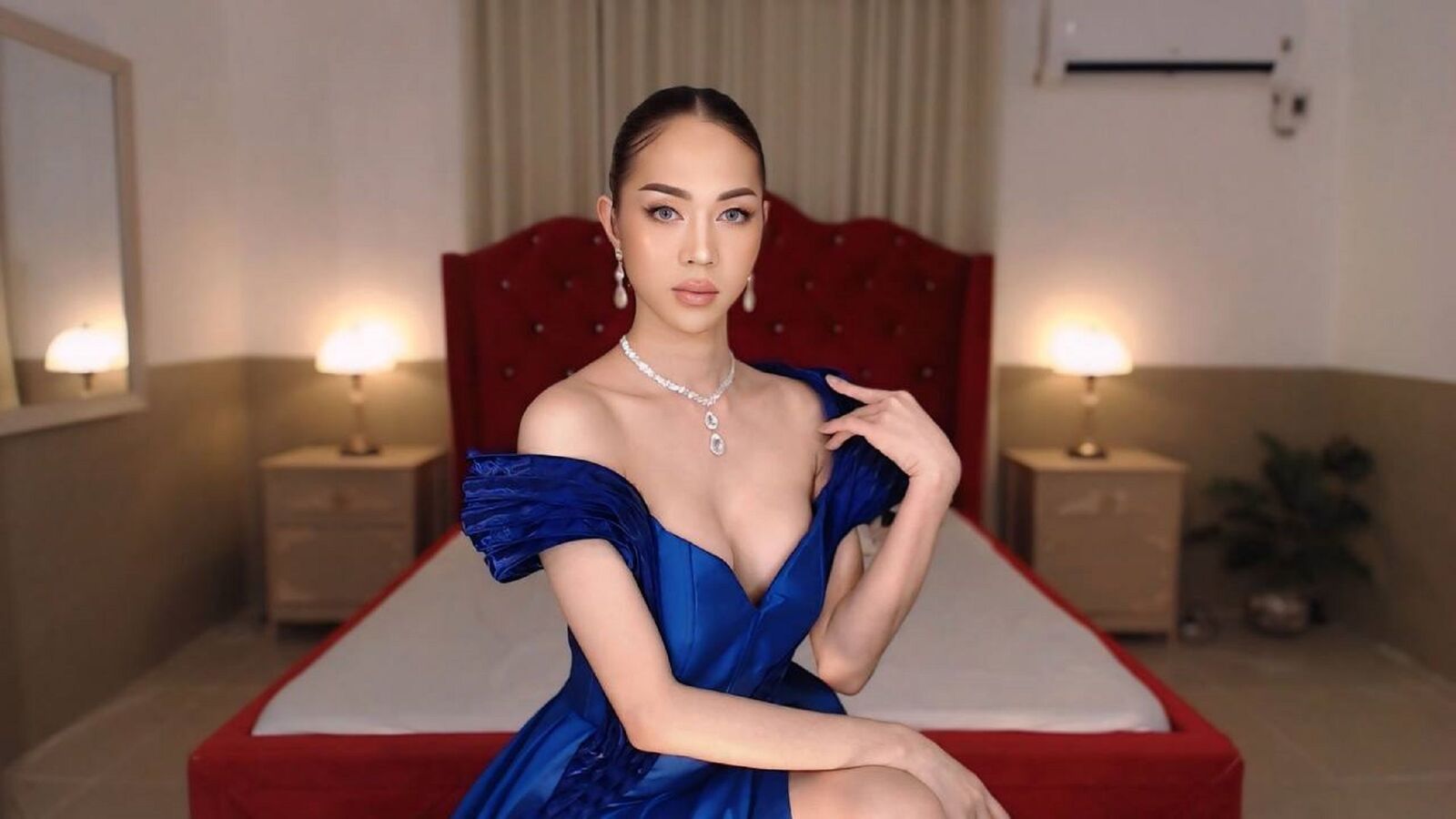 ZaraLawrence erotic portrait