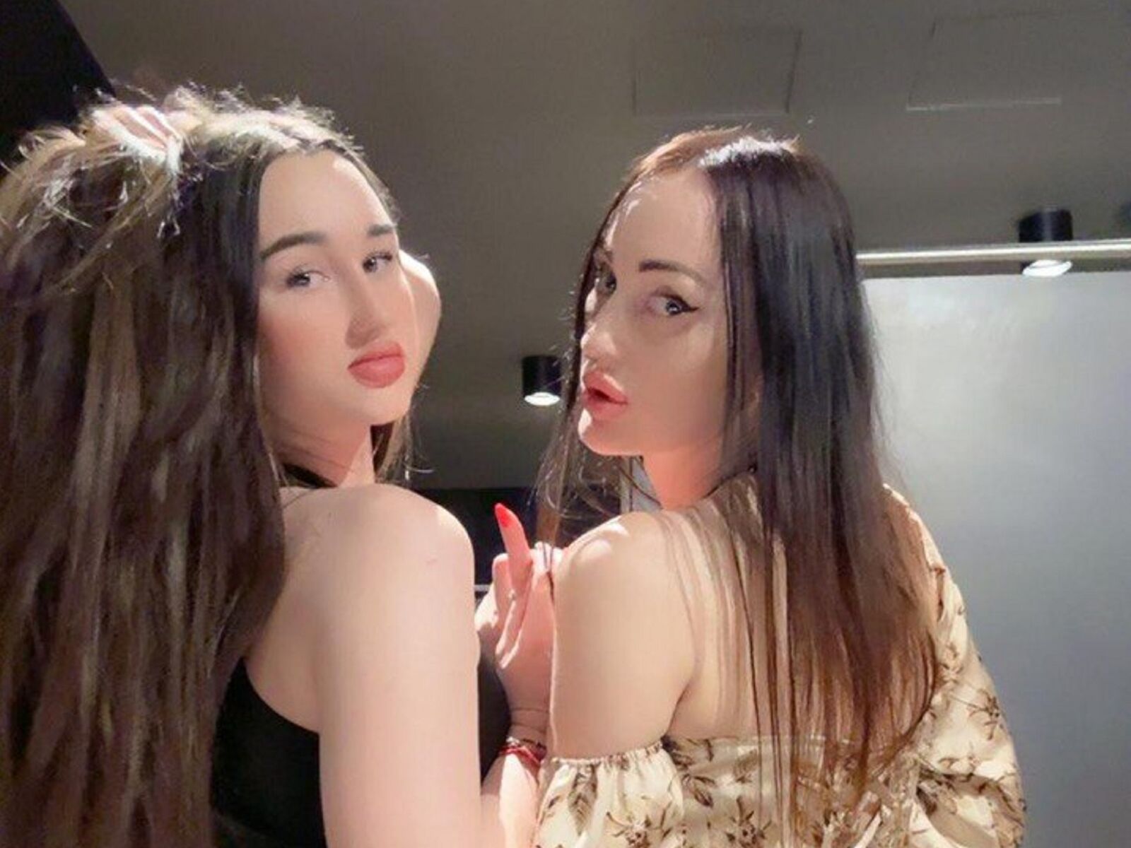Live cam for LisaandMelissa