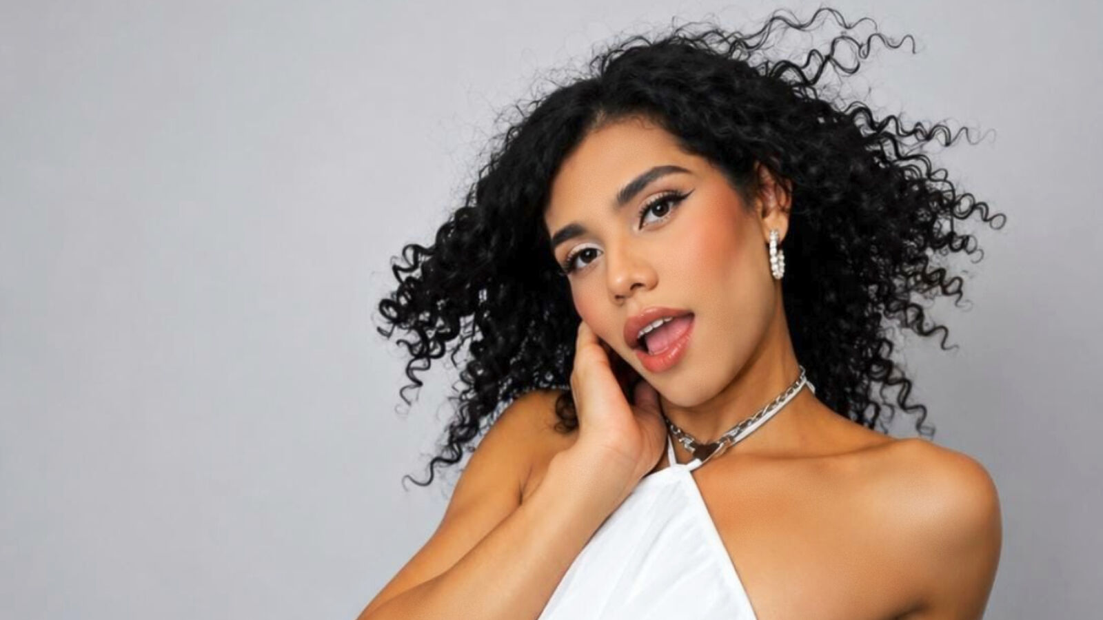 AlexaBellanova glamour portrait