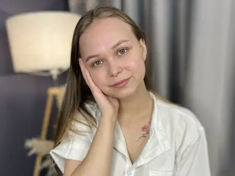 Chat with ElwynaBucher