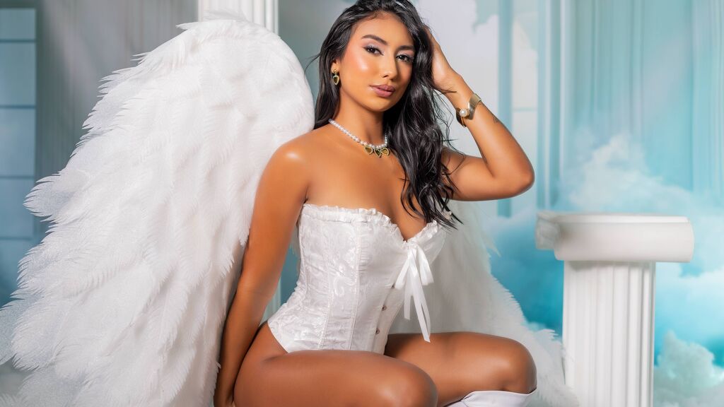 BellaHurst live cam model at LiveJasmin