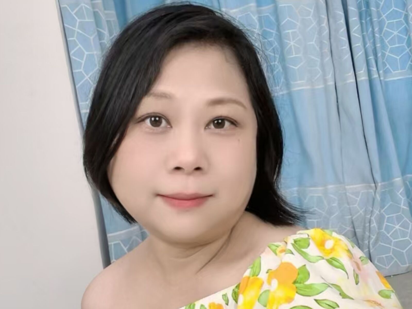 Live cam for CeliaJuan