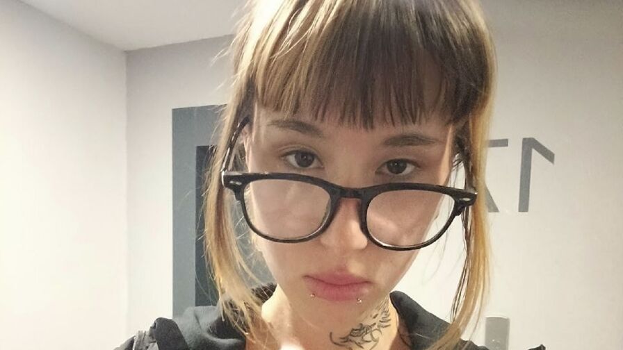 HallieAblin's Live Nude Chat