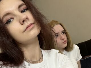 WhitneyAndHerrin Flirt4Free live cam