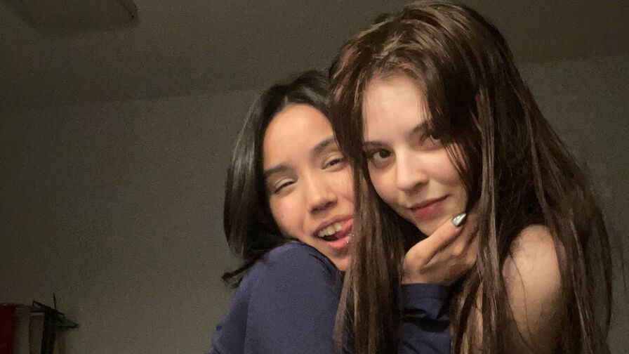 Watch DebAndCaitlin live on Pparser