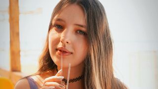 LiliBakes webcam show