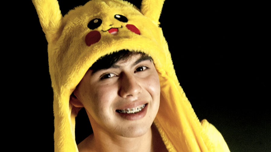 Watch FelipeKold live on E-Chat