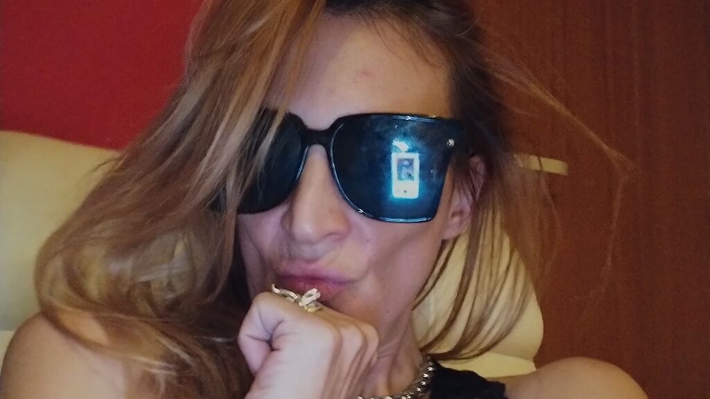 SandraLive's profile from Jasmin at GirlsOfJasmin'