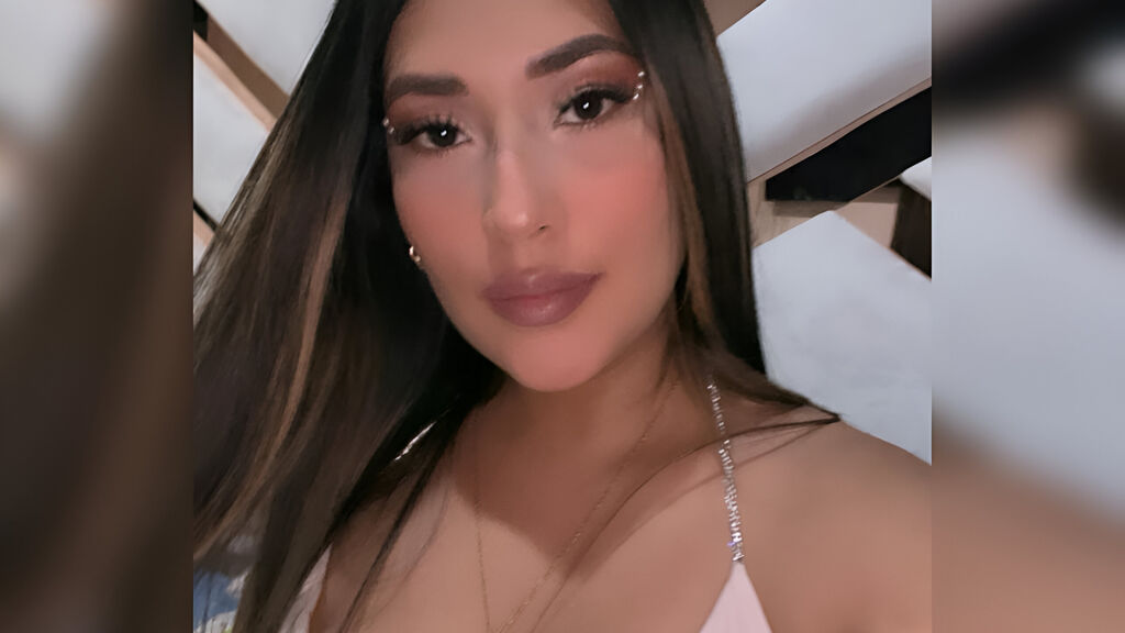 KarlaLoo online cam on GirlsOfJasmin